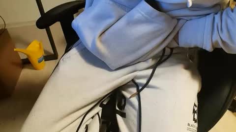 julia_official online show from February 27, 2026, 9:26 pm