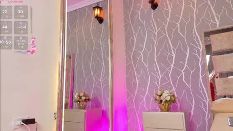 julia_rivers online show from December 21, 2025, 1:40 pm