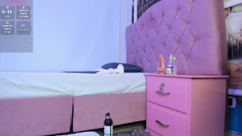 Julia online show from November 7, 2025, 3:17 am