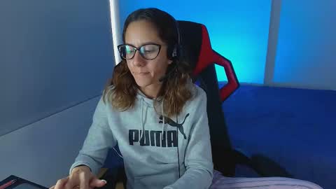 Julia Schedule 10 pm to 4  am GTM-5 online show from December 5, 2025, 6:59 pm