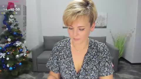 Julia online show from December 22, 2024, 3:55 pm