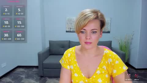 Julia online show from February 6, 2025, 4:14 pm