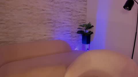 Snapshot of juliabelle_ chatting on October 18, 2025, 11:05 pm Julia Belle online show from October 18, 2025, 11:05 pm