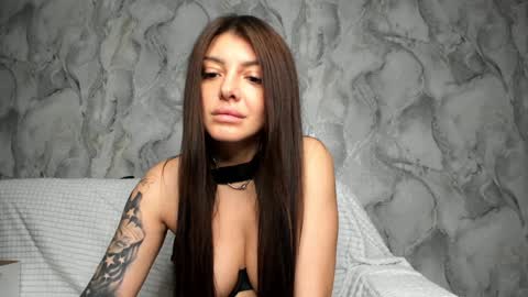 Julia online show from December 29, 2024, 7:43 pm