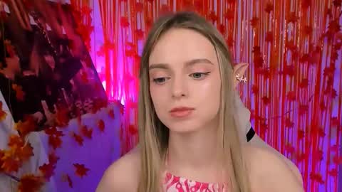 Julia online show from October 30, 2025, 1:12 pm