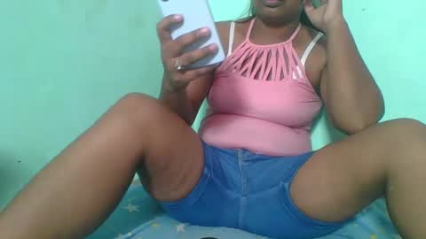 juliah02 online show from February 13, 2025, 5:16 am