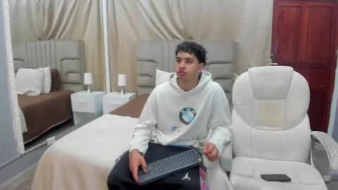 julian billy online show from February 16, 2025, 12:10 pm