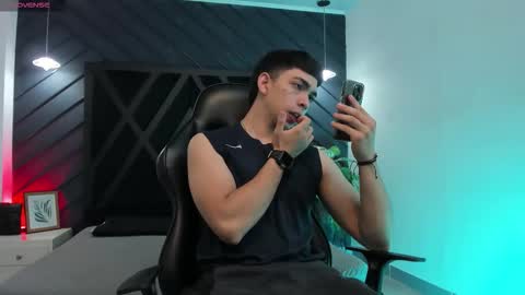 JULIAN  online show from January 12, 2026, 11:26 am