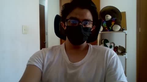 Snapshot of julian_mora7 chatting on March 9, 2025, 7:37 pm Julian Mora online show from March 9, 2025, 7:37 pm