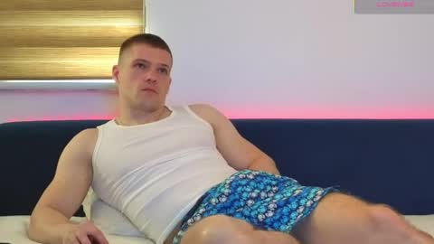 julian_turner online show from May 18, 2026, 1:06 pm