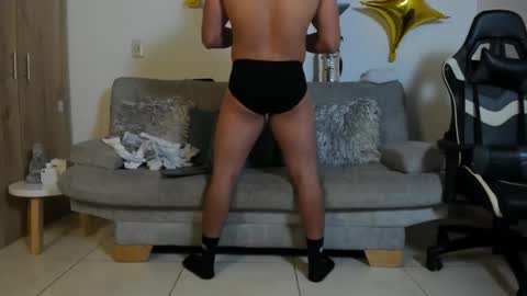 julian_wallace online show from September 19, 2025, 5:02 pm