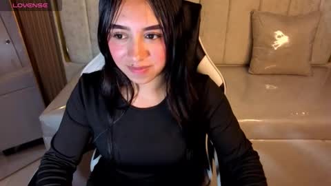 Snapshot of juliana_tx chatting on November 7, 2025, 3:06 am Online 2200 to 600 online show from November 7, 2025, 3:06 am