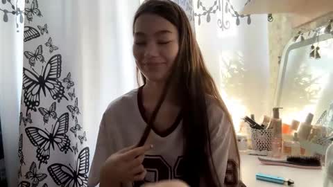 Snapshot of julianeaukamp chatting on February 11, 2026, 12:48 am Viola online show from February 11, 2026, 12:48 am