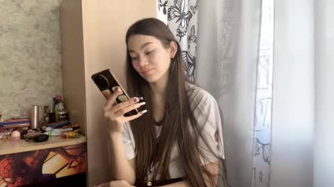 Snapshot of julianeaukamp chatting on February 13, 2026, 12:06 am Viola online show from February 13, 2026, 12:06 am