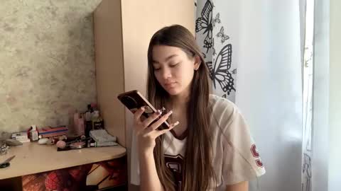 Snapshot of julianeaukamp chatting on February 16, 2026, 12:40 am Viola online show from February 16, 2026, 12:40 am