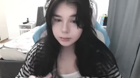 Snapshot of julianesanzo chatting on June 2, 2026, 10:06 am MIa online show from June 2, 2026, 10:06 am