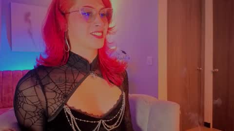 Juliana online show from December 18, 2025, 11:00 pm