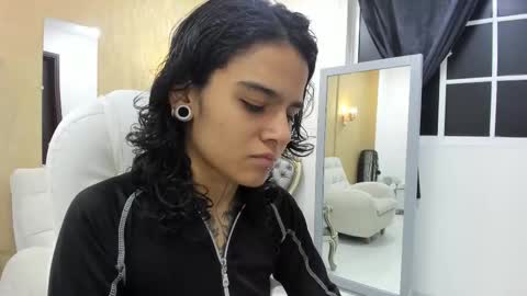 Snapshot of julianne_7 chatting on December 22, 2025, 12:35 pm julianne_7 online show from December 22, 2025, 12:35 pm