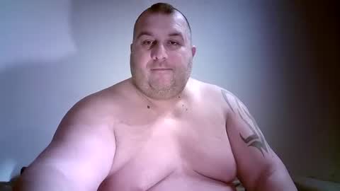 Snapshot of julianoparno chatting on January 19, 2026, 12:47 am Juliano online show from January 19, 2026, 12:47 am