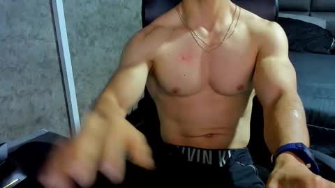 Snapshot of juliansexxx16 chatting on October 13, 2025, 9:09 am Julian online show from October 13, 2025, 9:09 am