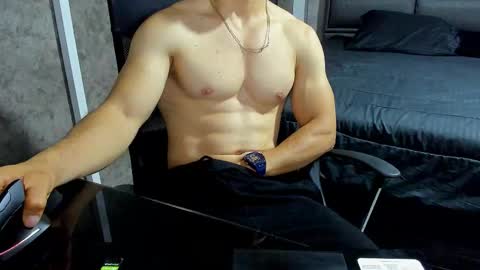 Snapshot of juliansexxx16 chatting on October 19, 2025, 10:16 am Julian online show from October 19, 2025, 10:16 am
