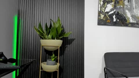 Julian online show from February 20, 2026, 12:18 am