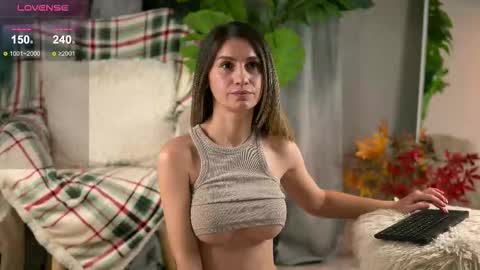 Snapshot of juliarichard chatting on February 8, 2026, 2:09 pm Julie online show from February 8, 2026, 2:09 pm