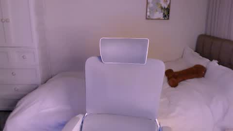 juliarichards online show from September 13, 2025, 11:15 pm