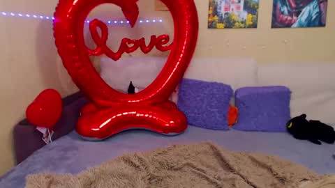 Jul online show from February 14, 2025, 6:40 pm