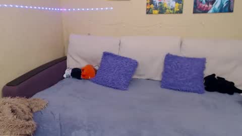 Jul online show from February 17, 2025, 3:09 pm