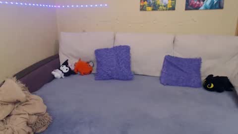 Jul online show from February 19, 2025, 3:05 pm