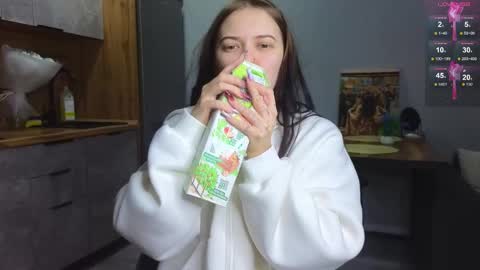 Snapshot of julidropp chatting on January 12, 2025, 9:08 pm julidropp online show from January 12, 2025, 9:08 pm