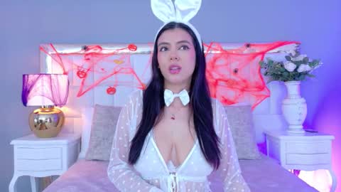 Juliet Bennet online show from October 22, 2025, 4:24 am