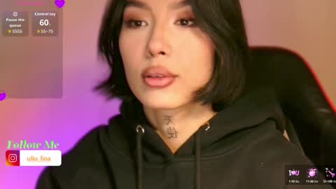 julie_turner_ online show from October 12, 2025, 11:20 am