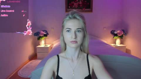 julieblazex online show from June 7, 2026, 7:39 pm