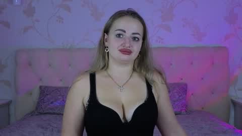 Snapshot of juliedevis chatting on October 29, 2025, 7:10 am JulieDevis online show from October 29, 2025, 7:10 am