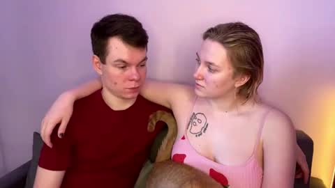 Julie and Thomas online show from February 18, 2026, 8:10 am