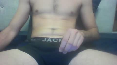 Snapshot of julien6100 chatting on October 14, 2025, 10:27 am Juju online show from October 14, 2025, 10:27 am