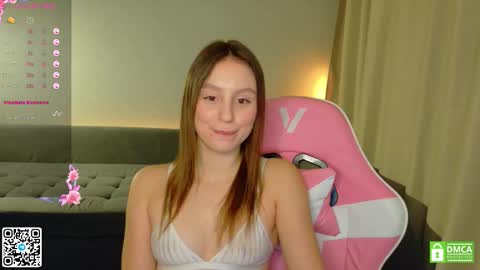 julieqt online show from December 19, 2025, 3:57 am