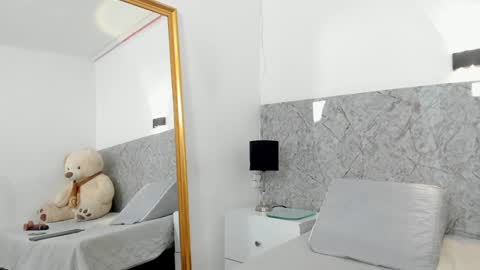 Juli online show from December 15, 2024, 6:04 pm