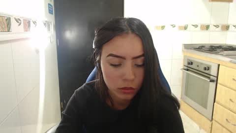 julieta_fn online show from April 1, 2026, 1:52 pm