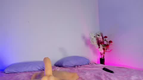 Julie  independent model  online show from January 31, 2025, 7:18 am