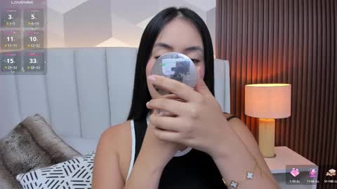 Julieta Santos online show from March 6, 2025, 6:48 pm