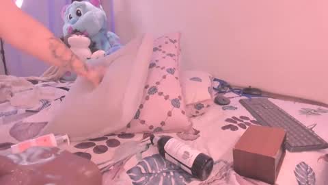 Julieta Vargas online show from January 3, 2025, 4:37 pm