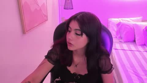 Julieth  online show from February 19, 2026, 7:43 pm