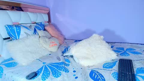 julieth rossi online show from September 18, 2025, 10:34 pm