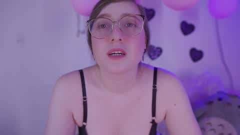Snapshot of julietha_bianco_ chatting on February 17, 2025, 10:25 pm Julietha online show from February 17, 2025, 10:25 pm