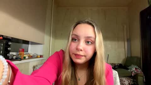 Snapshot of julietmegown chatting on October 19, 2025, 8:20 pm Mia online show from October 19, 2025, 8:20 pm