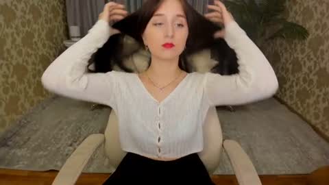 julietmonli online show from November 1, 2025, 7:38 pm