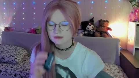 julifisher online show from June 11, 2026, 3:15 am